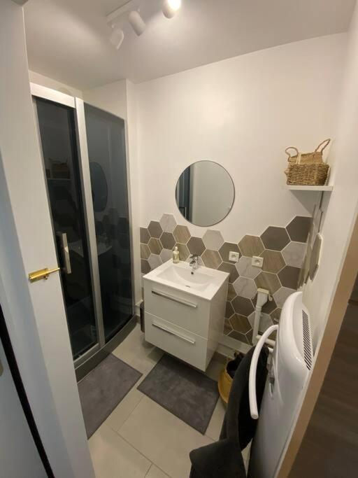 A 50 M De La Plage, Appartement De 35 M2 : Les Pieds Sales Brehal Екстер'єр фото