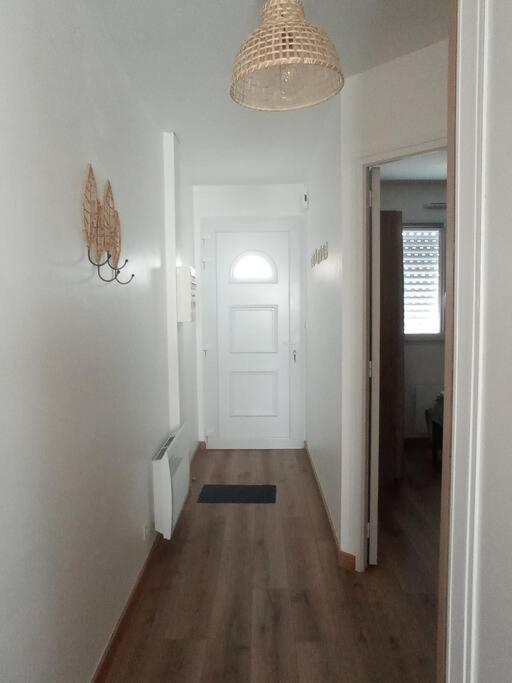A 50 M De La Plage, Appartement De 35 M2 : Les Pieds Sales Brehal Екстер'єр фото