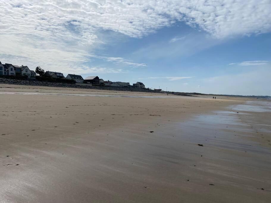 A 50 M De La Plage, Appartement De 35 M2 : Les Pieds Sales Brehal Екстер'єр фото