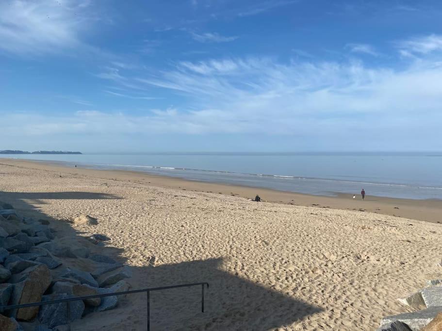 A 50 M De La Plage, Appartement De 35 M2 : Les Pieds Sales Brehal Екстер'єр фото